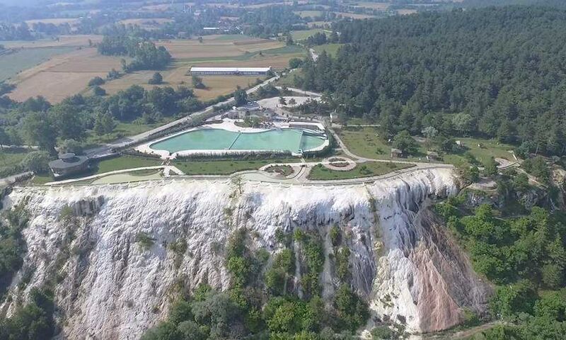 AKKAYA TRAVERTENLERİ VE GÖLCÜK GÖLÜ