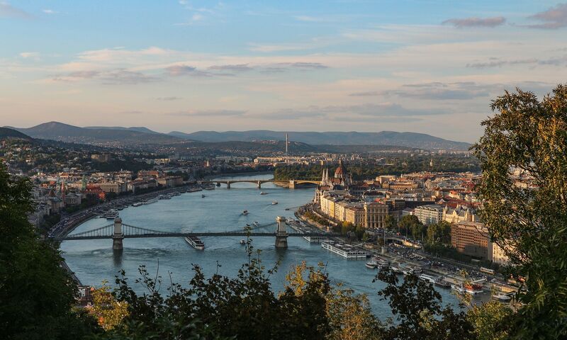 ORTA AVRUPA TURU  Otobüs ile Gidiş / Uçakla Dönüş                                                              