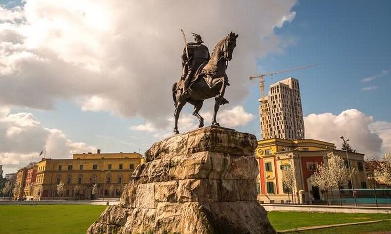 KOSOVALI BÜYÜK BALKANLAR TURU AJET İLE